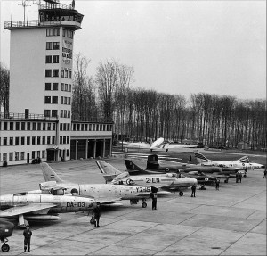800px-NATO_aircraft_at_Bitburg_AB_1959